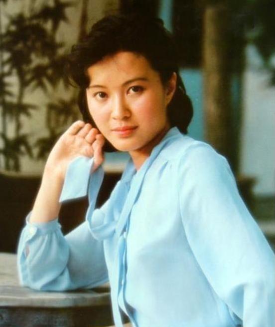 智策管家 68岁仍在拍戏，陈国星离婚30年，人生却越走越稳？